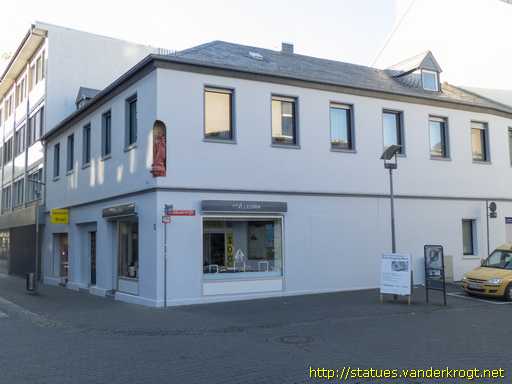 Mainz /  Hausmadonna - Madonna mit der Scherbe
