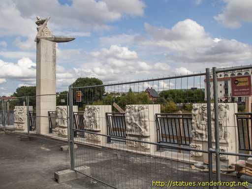 Magdeburg /  Fährman und Reliefs zur Magdeburger Stadtgeschichte