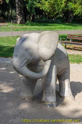 Dessau /  Elefant
