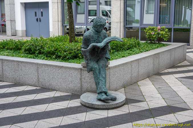 Saarbrücken /  Zeitungsleser