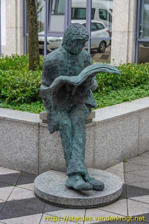 Saarbrücken /  Zeitungsleser