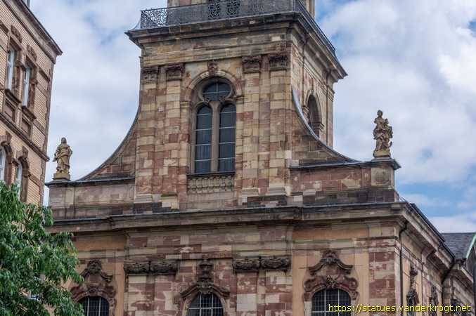 Saarbrücken /  Skulpturen an der Basilika St. Johann