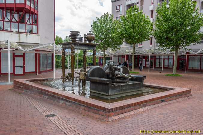 Saarbrücken /  Mutter Saar und ihre Kinder