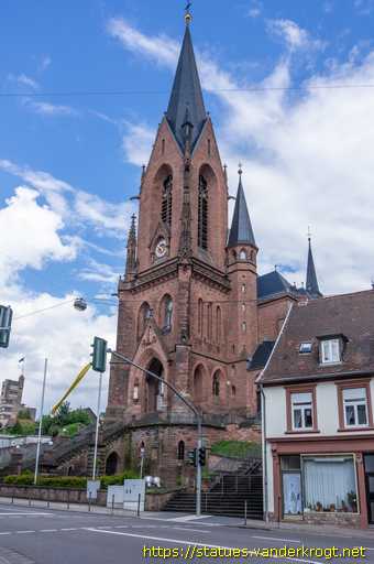 St. Ingbert /  Skulpturen an der St. Josef-Kirche