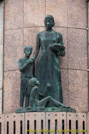 Neunkirchen /  Frau und zwei Kinder