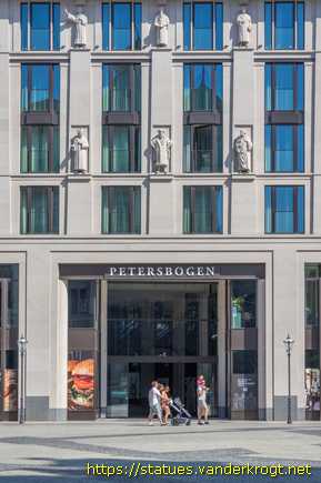 Leipzig /  Fassadenfiguren Die Leipziger Disputation 1519