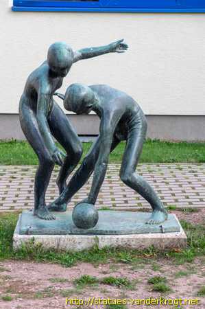 Eisenach /  Ballspielende Kinder