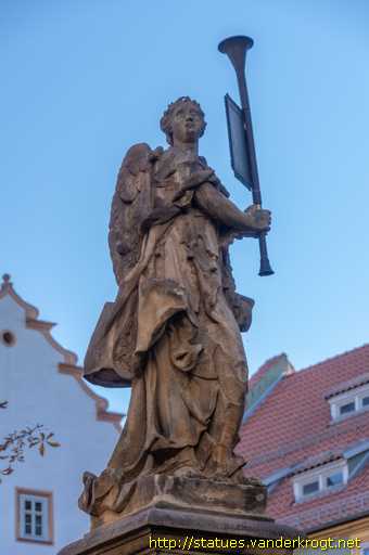 Gotha /  Schellenbrunnen mit Ruhmes-Genius