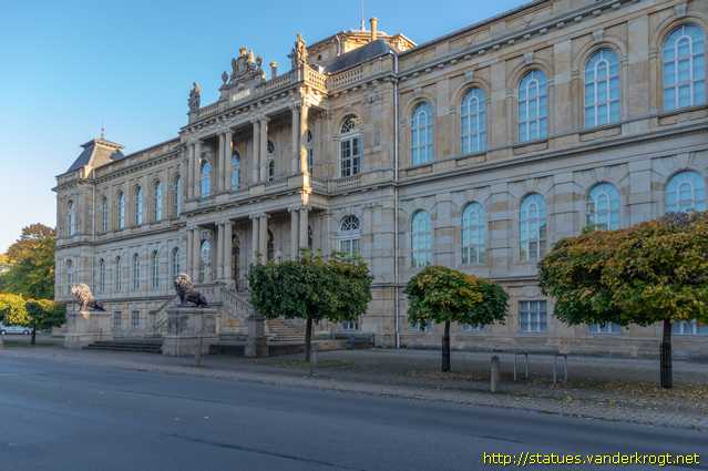 Gotha /  Skulpturen am Herzoglichen Museum