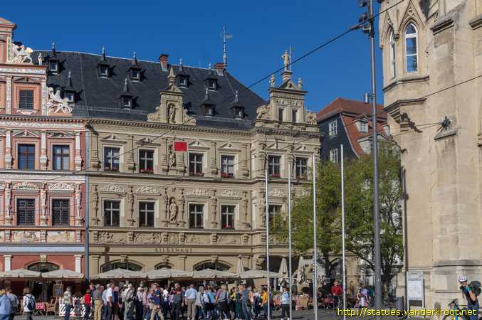 Erfurt /  Fassadenskulpturen des Gildehauses