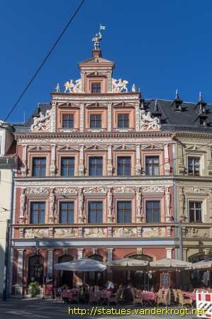 Erfurt /  Fassadenskulpturen des Hauses zum Breiten Herd