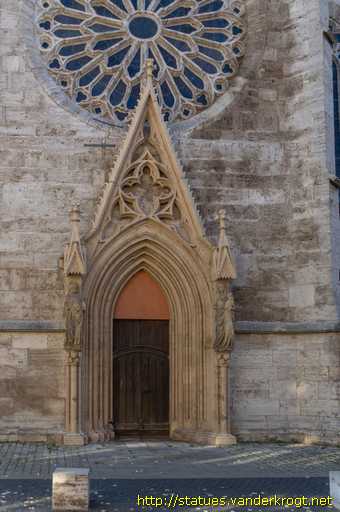 Mühlhausen /  Heiligenstatuen an der Divi Blasii Kirche