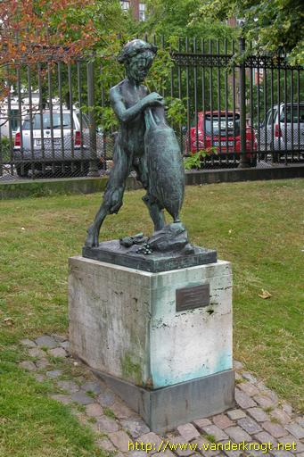 København /  Vinsugende Satyrdreng