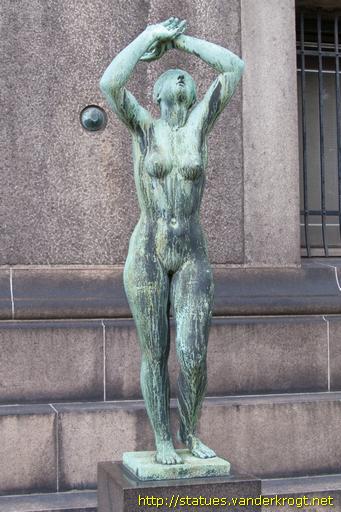 København /  Stående kvinde