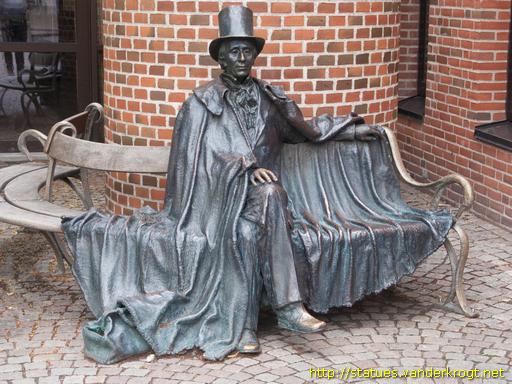 Odense /  At rejse er at leve