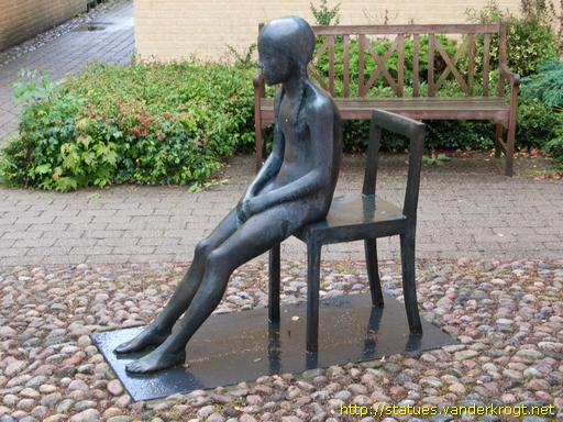 Aabenraa /  Pige på Stol