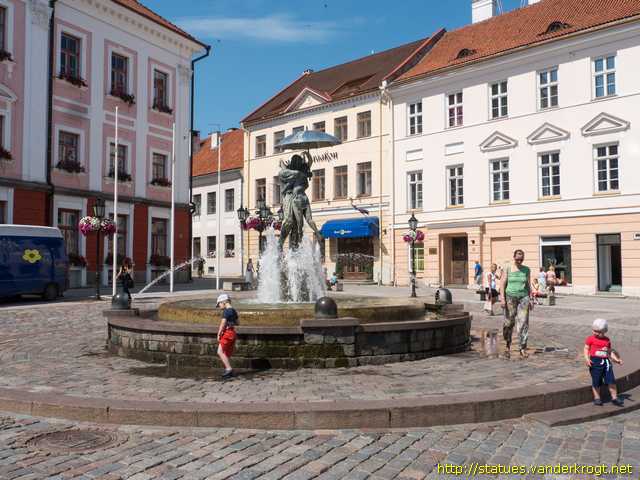 Tartu /  Suudlevad tudengid