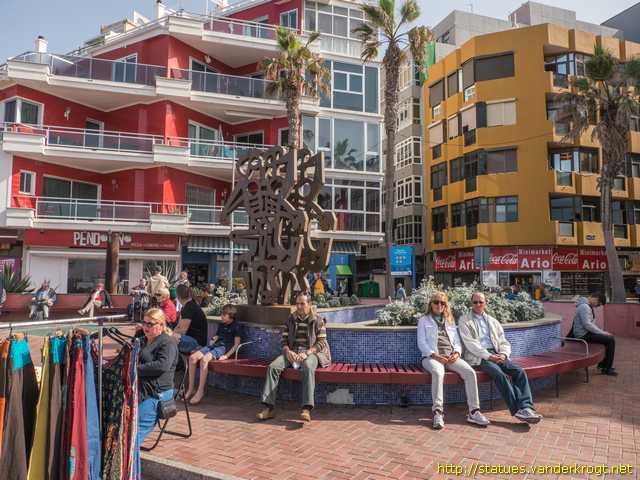 Las Palmas de Gran Canaria /  La Mujer y su Sombra