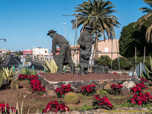 Las Rosas /  La Aparcería