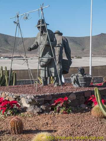 Las Rosas /  La Aparcería