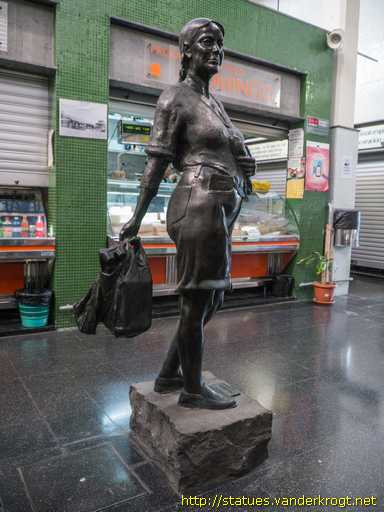 Las Palmas de Gran Canaria /  Señora con  la Compra