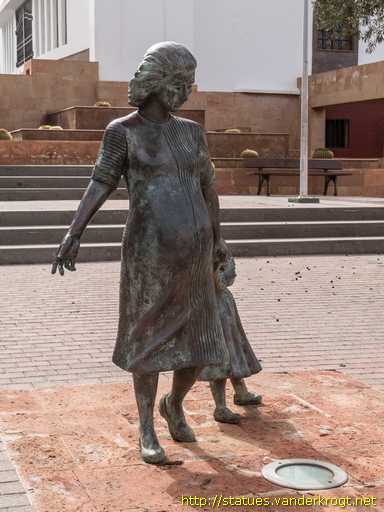 Vecindario /  Madre con niño o Mujer embarazada