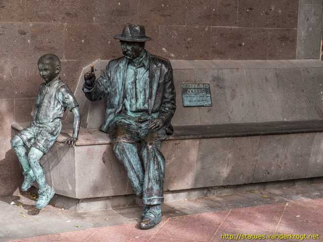 Vecindario /  Homenaje al Abuelo