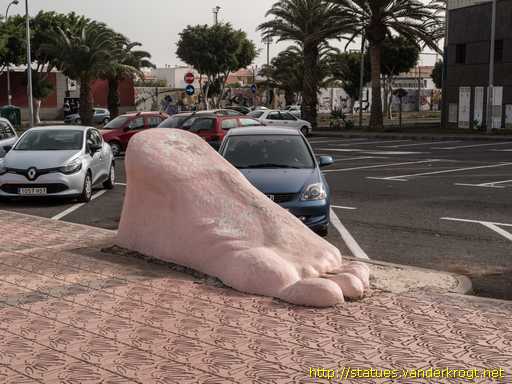 Vecindario /  El Nadador