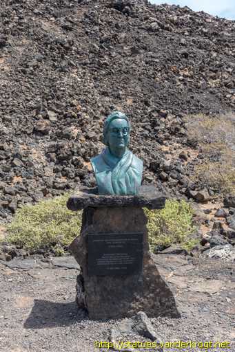 Isla de Lobos /  Josefina Plá (busto)