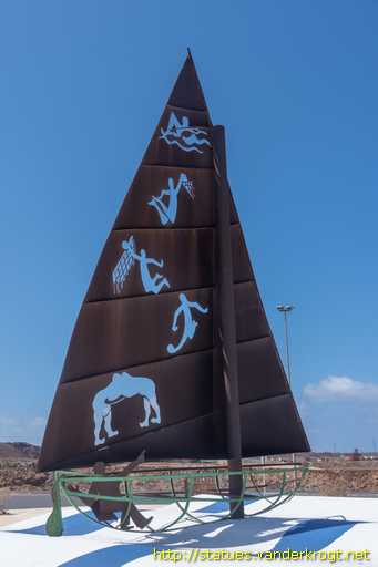 Corralejo /  Velero con deportes populares