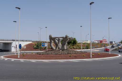 Playa Honda /  Monumento a las Comunidades