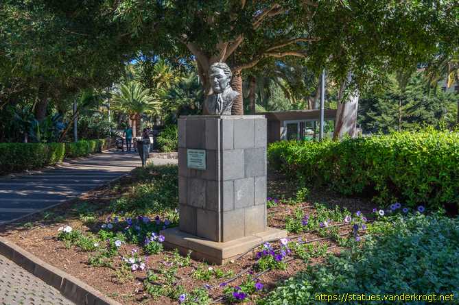 Santa Cruz de Tenerife /  Leonor Pérez Cabrera