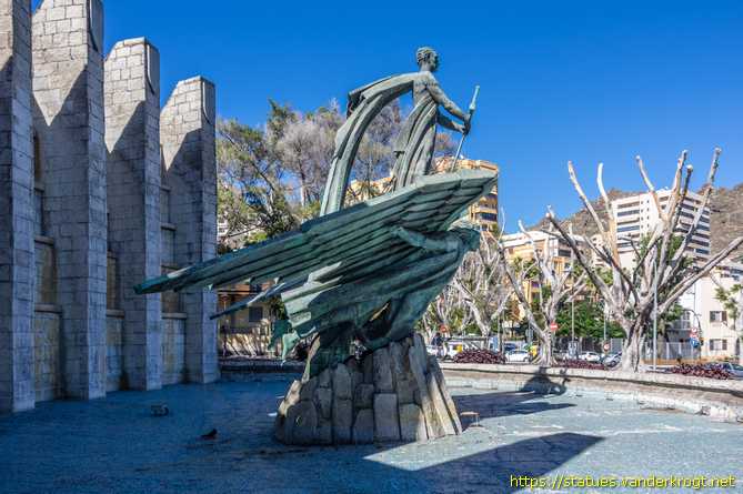 Santa Cruz de Tenerife /  Monumenta a Su Excelencia el Jefe del Estado