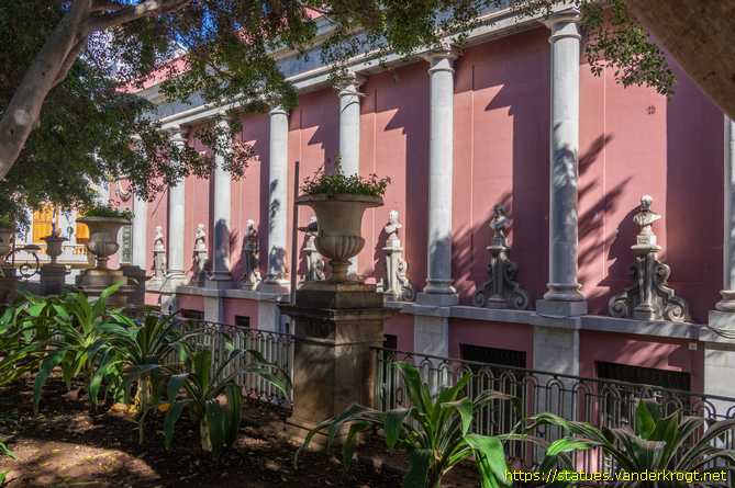 Santa Cruz de Tenerife /  Diez Tinerfeños ilustres