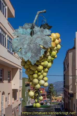 Cruz Santa /  Homenaje a los Viticultores