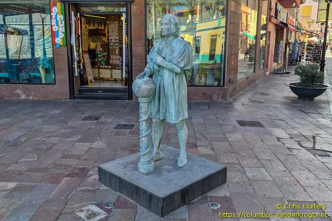 San Sebasti&aacute;n de la Gomera /  Estatua de Cristobal Colón