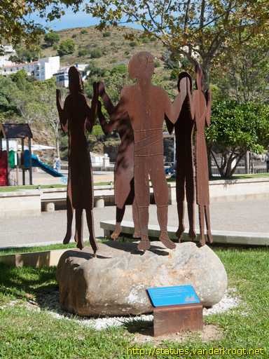 Portbou /  Monument a la Sardana