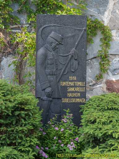 Hauho /  Vuoden 1918 Sankari-patsas