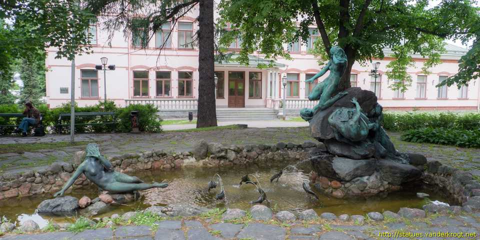Lahti /  Aino-suihkukaivo