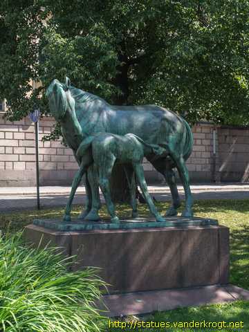 Helsinki /  Äidinrakkaus