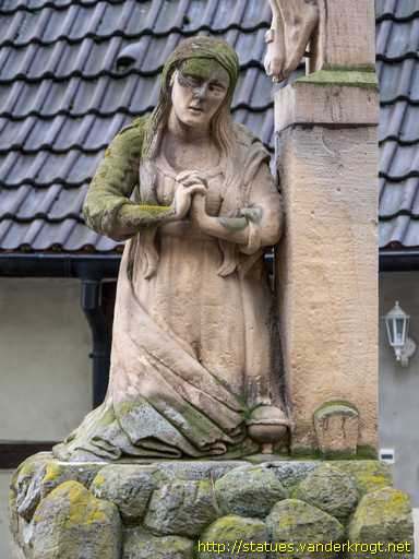 Saint-Hippolyte /  Christ en croix et sainte Madeleine