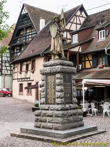 Éguisheim /  Jeanne d'Arc - Monument aux morts