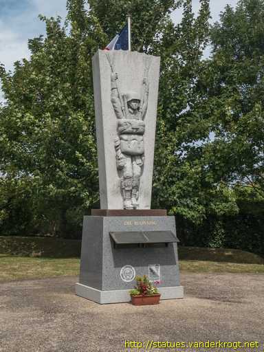Amfréville /  Monument 507th Parachute Infantry Regiment