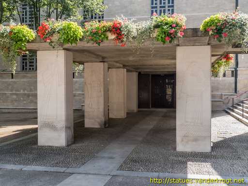 Valognes /  Huit prophètes