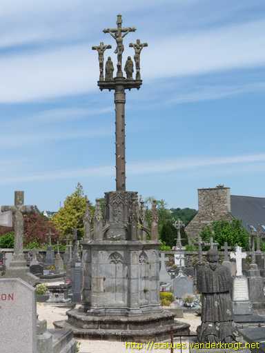 Tréguier /  Le Calvaire du cimetière