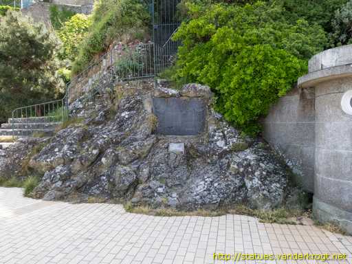 Dinard /  Plaque commémorative de l'arrivée des britanniques à Dinard