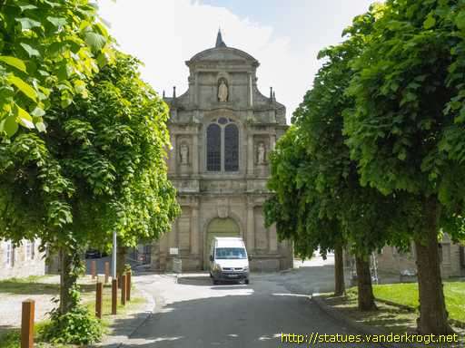 Dinan /  Statues de saints sur la Chapelle Sainte-Catherine