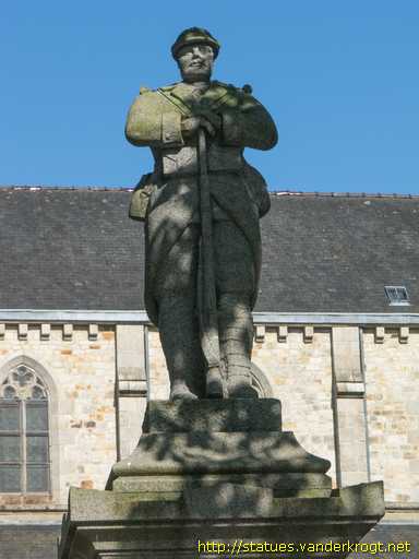 Callac /  Monument aux Morts de 1914-18 et 1939-45