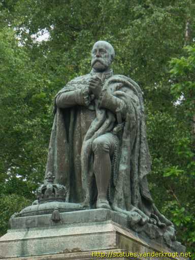 Sainte-Anne d'Auray /  Monument du Comte de Chambord