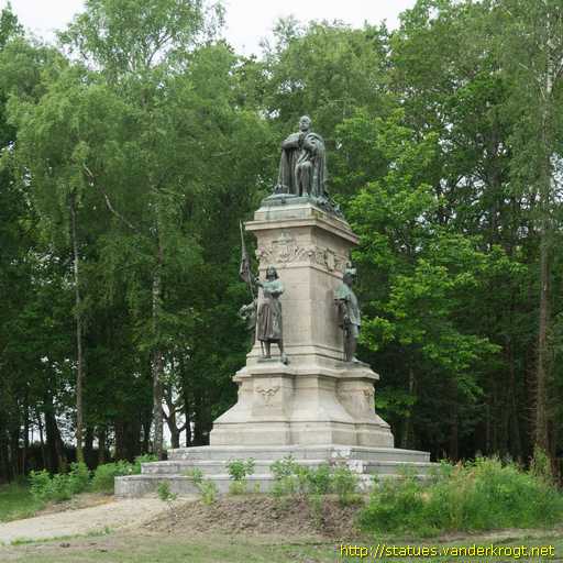 Sainte-Anne d'Auray /  Monument du Comte de Chambord